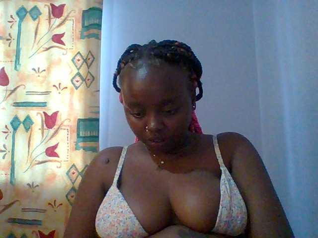 Sexie-boo live cam on BongaCams