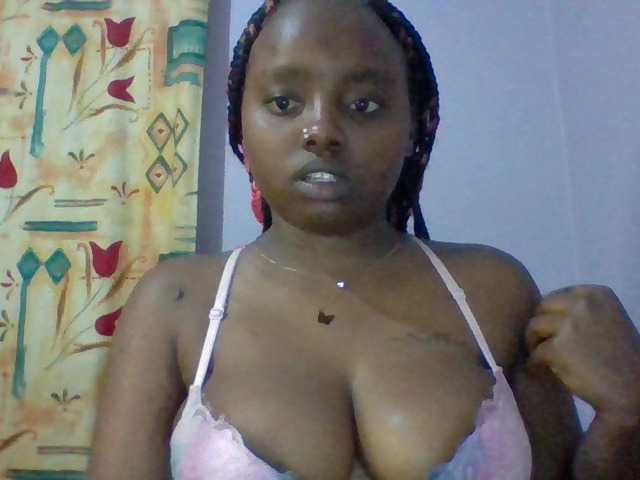 Sexie-boo live cam on BongaCams