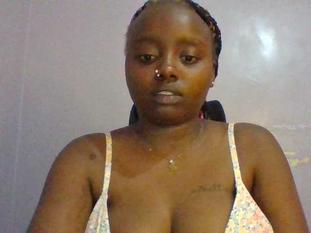 Sexie-boo live cam on BongaCams