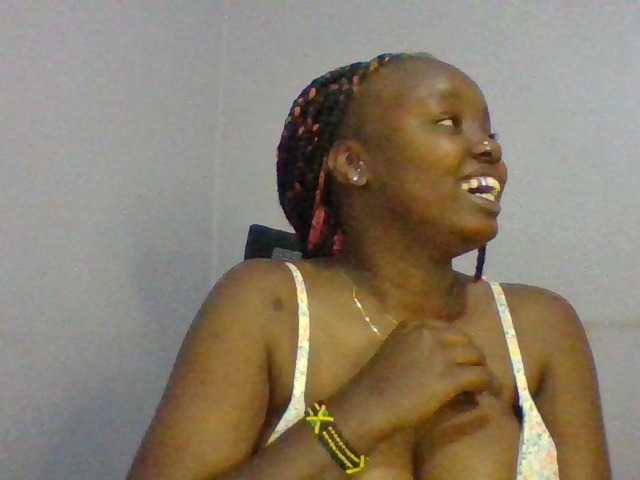 Sexie-boo live cam on BongaCams