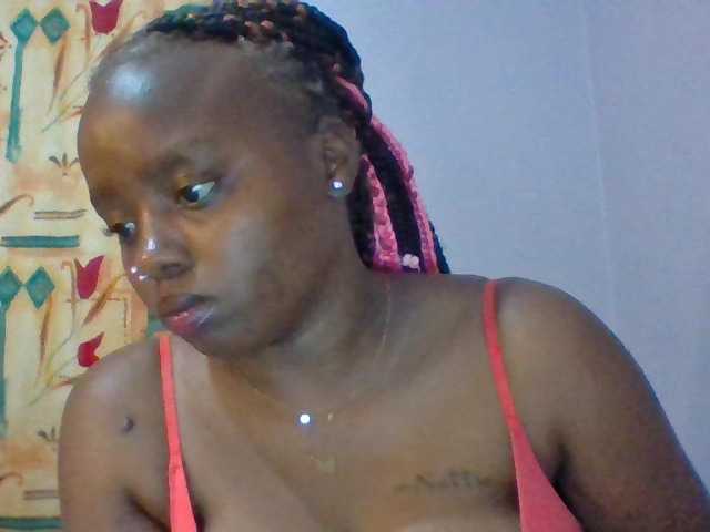Sexie-boo live cam on BongaCams