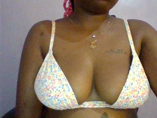 Sexie-boo live cam on BongaCams