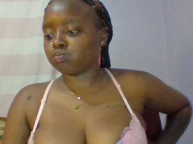 Sexie-boo live cam on BongaCams
