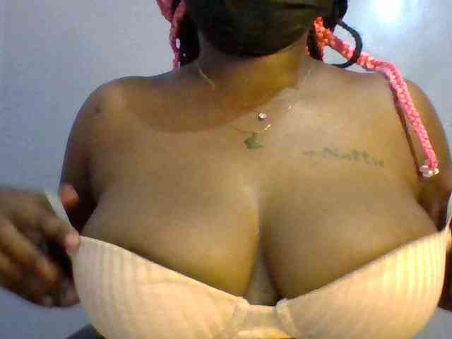 Model: Sexie-boo
