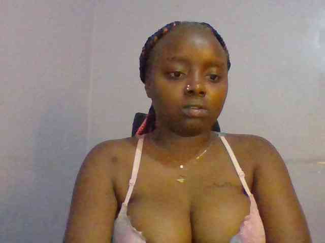 Sexie-boo Live Webcam on BongaCams