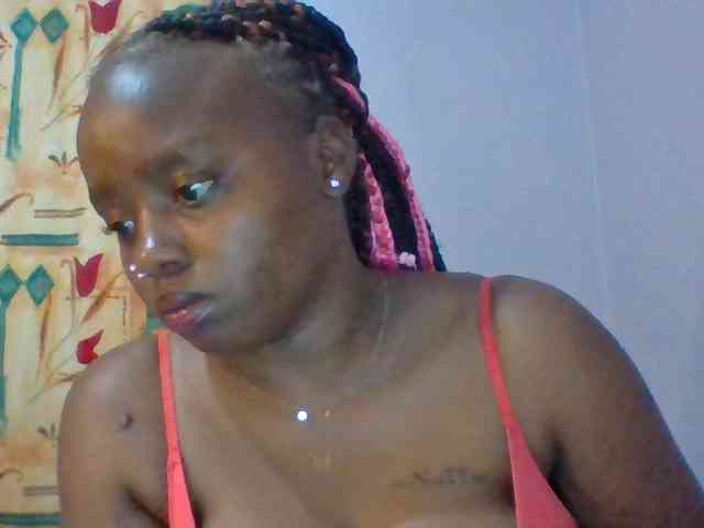 Sexie-boo Live Webcam on BongaCams