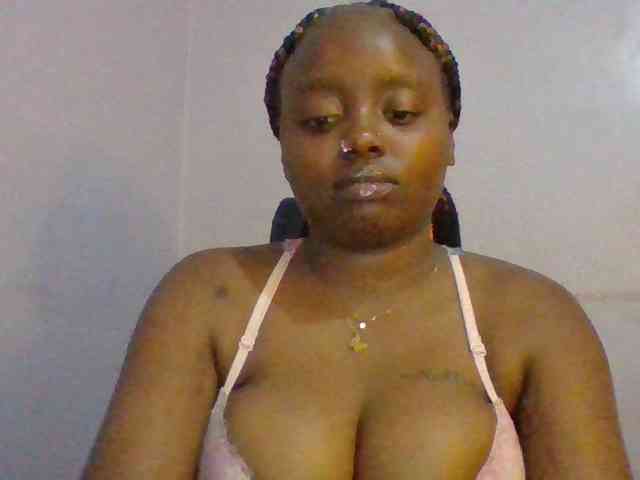 Sexie-boo Live Webcam on BongaCams
