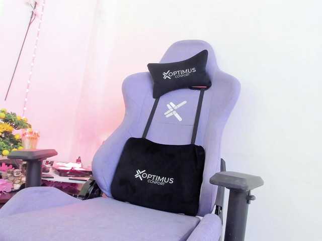 Saamii-robertss01's BongaCams show and profile