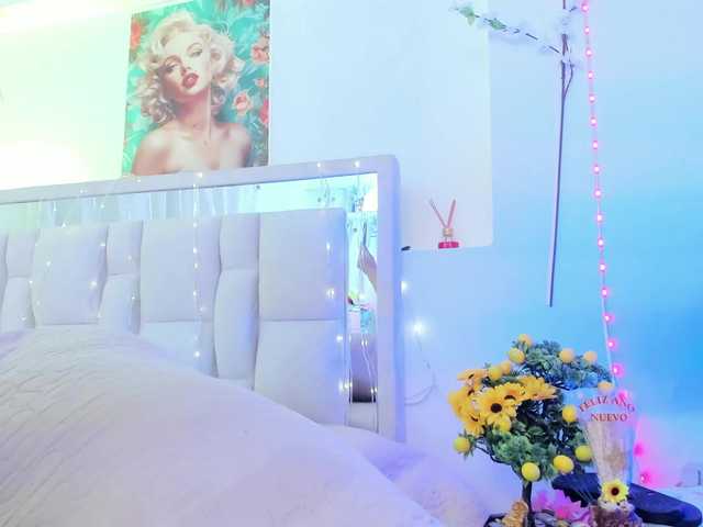 Saamii-robertss01's BongaCams show and profile