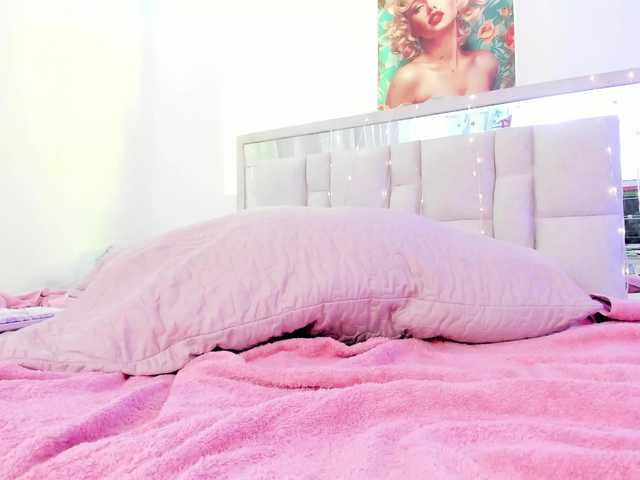 Saamii-robertss01's BongaCams show and profile