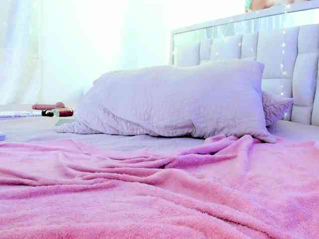 Saamii-robertss0... Live Webcam on BongaCams