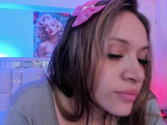 Saamii-robertss01 webcam