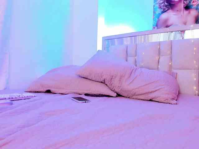 Saamii-robertss01 webcam