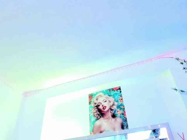 Saamii-robertss01 webcam