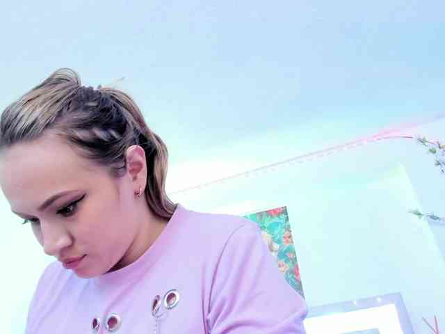 Saamii-robertss01 webcam