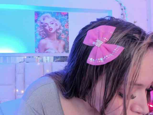 Saamii-robertss01 webcam