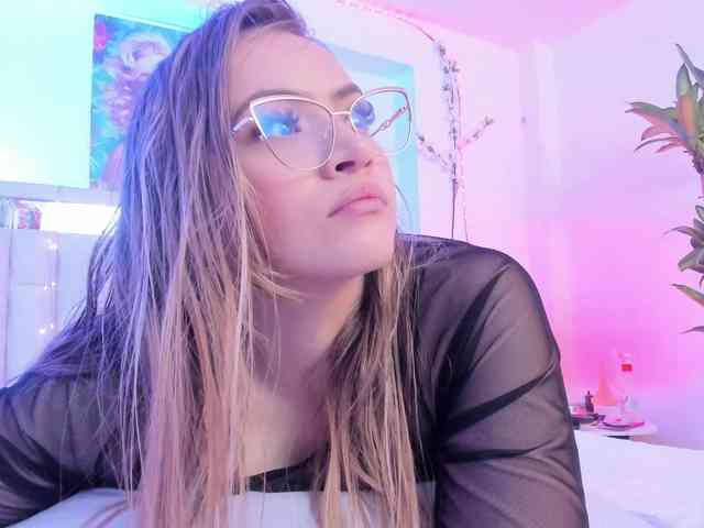 Saamii-robertss01 webcam