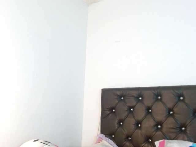 ameliejoness17 webcam