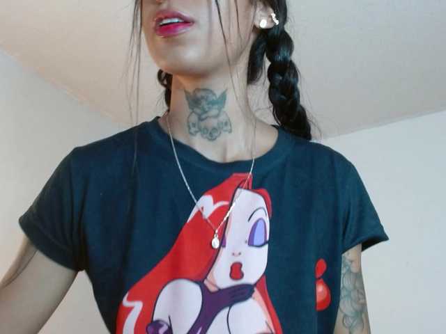 ameliejoness17 live cam on BongaCams
