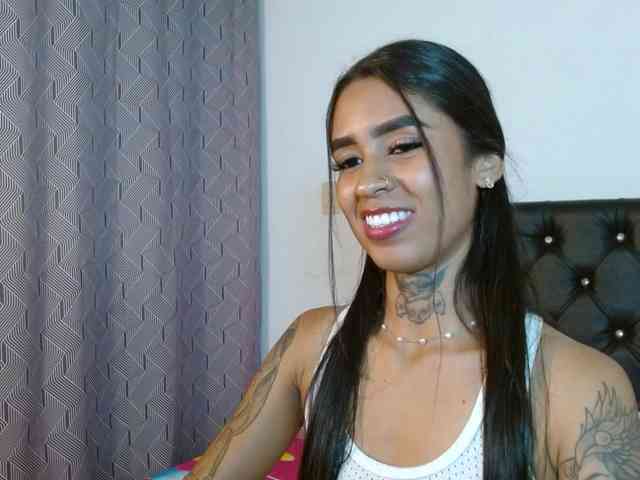 ameliejoness17 webcam