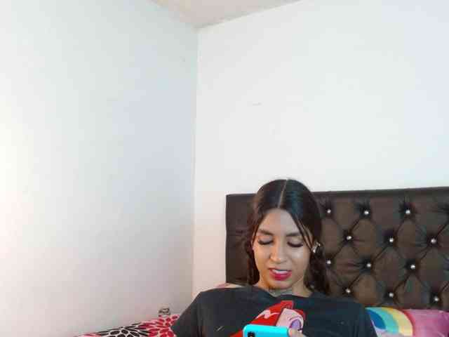 ameliejoness17 webcam