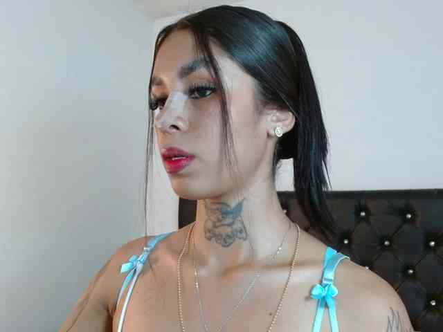 ameliejoness17 webcam