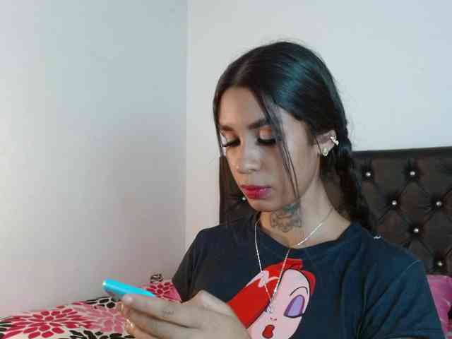 ameliejoness17 webcam