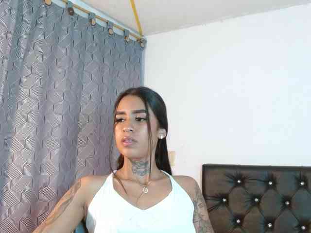 ameliejoness17 webcam