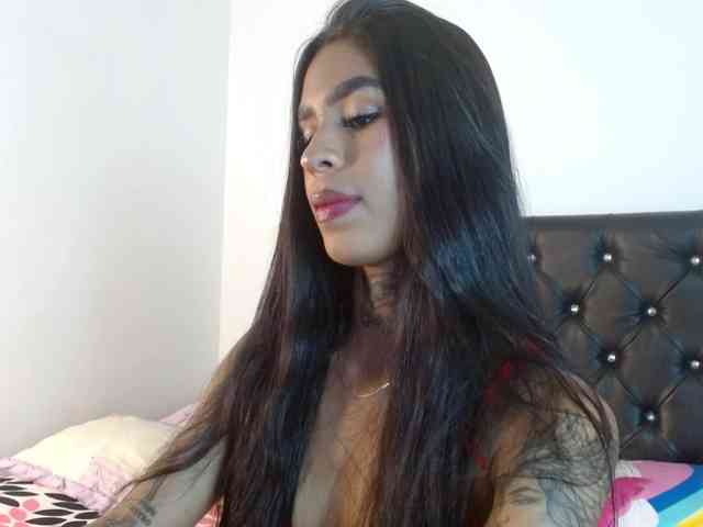 ameliejoness17 webcam