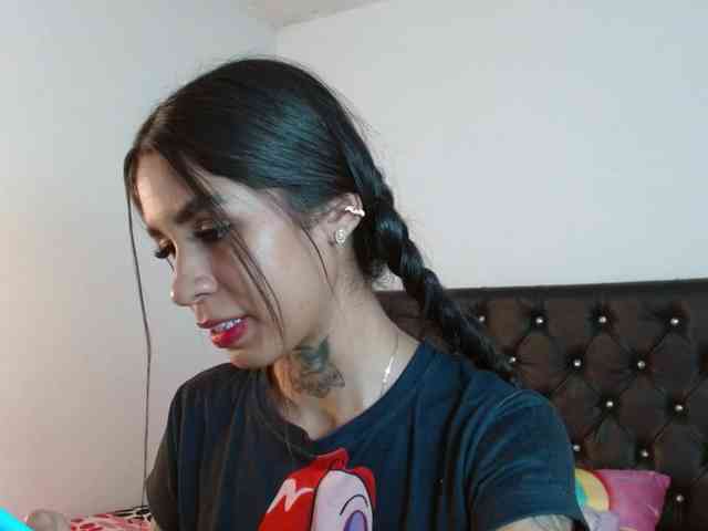 ameliejoness17 webcam