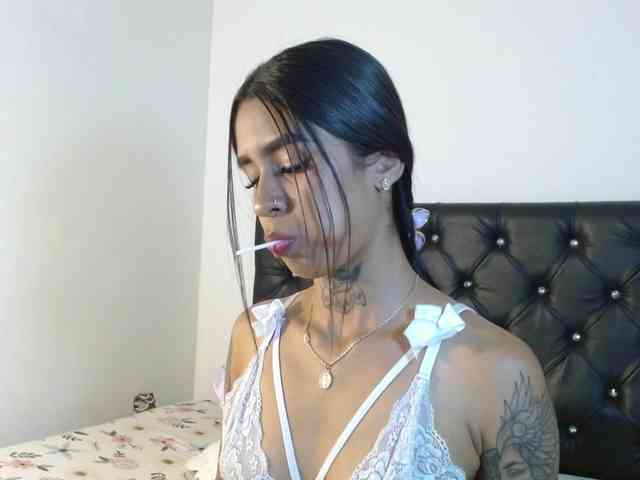 ameliejoness17 webcam