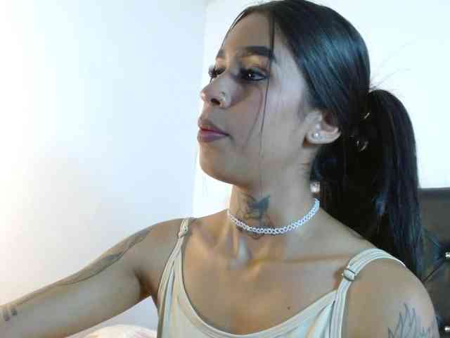 ameliejoness17 webcam