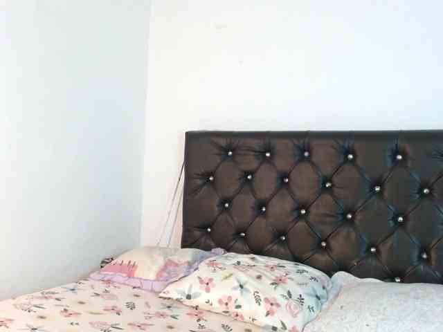 ameliejoness17 webcam