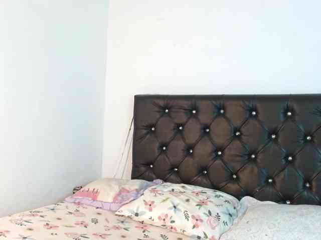 ameliejoness17 webcam