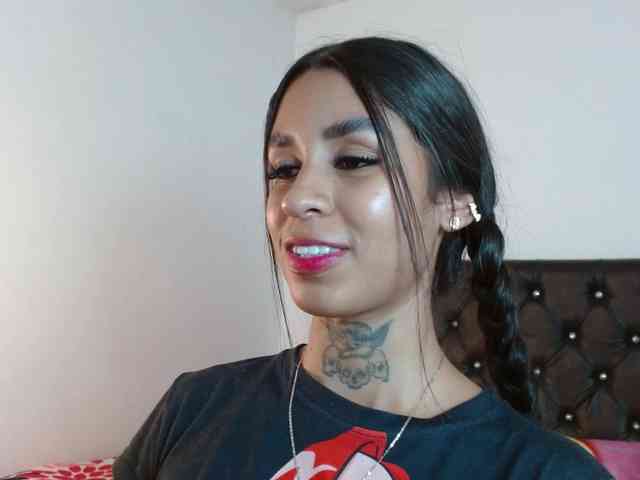 ameliejoness17 webcam