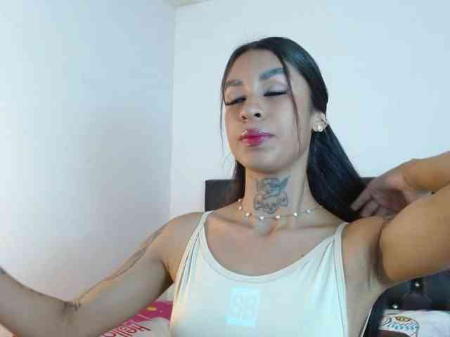 ameliejoness17 webcam