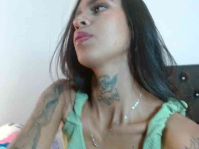 ameliejoness17 webcam