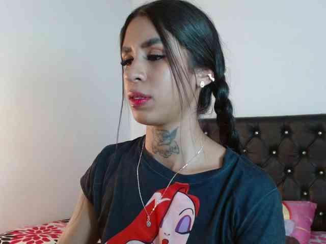 ameliejoness17 webcam