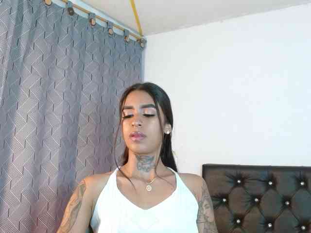 ameliejoness17 webcam