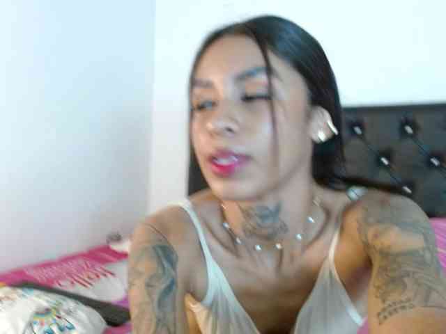 ameliejoness17 webcam