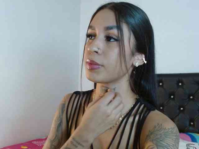 ameliejoness17 webcam