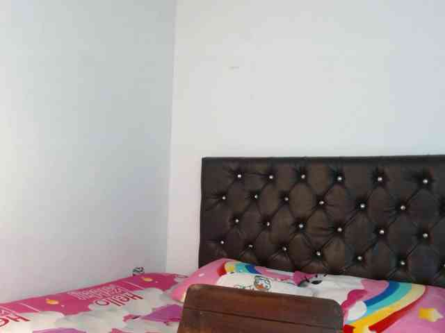 ameliejoness17 webcam