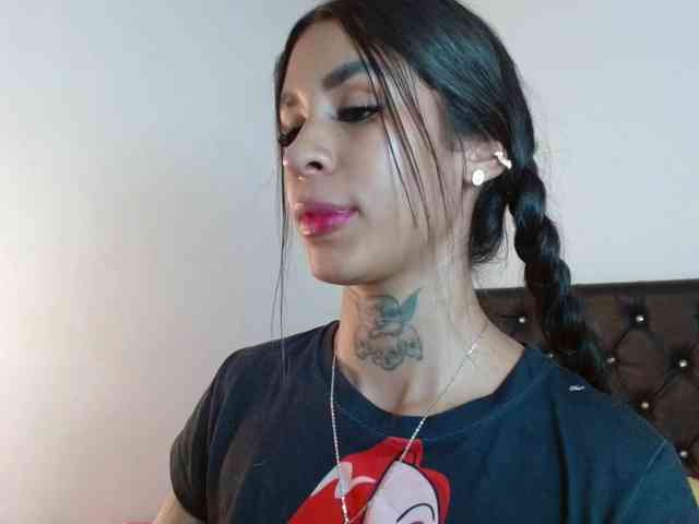 ameliejoness17 webcam