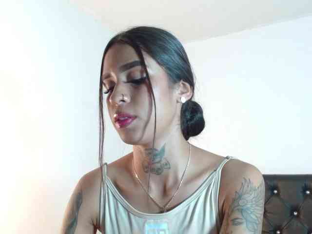 ameliejoness17 webcam