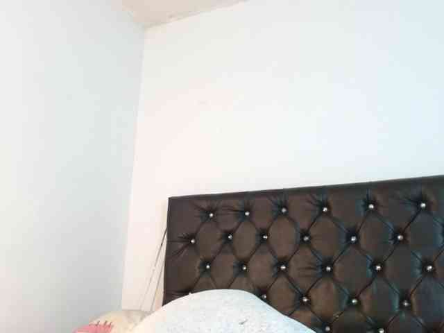 ameliejoness17 webcam