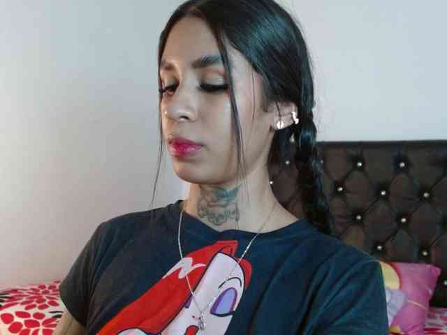 ameliejoness17 webcam