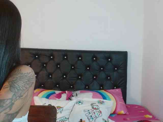 ameliejoness17 webcam