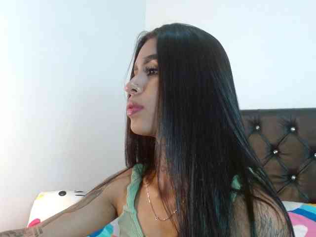 ameliejoness17 webcam