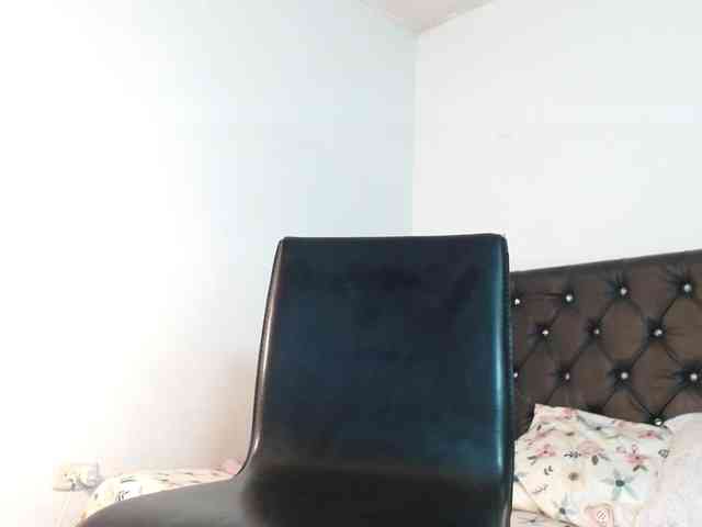ameliejoness17 webcam