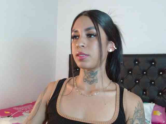 ameliejoness17 webcam